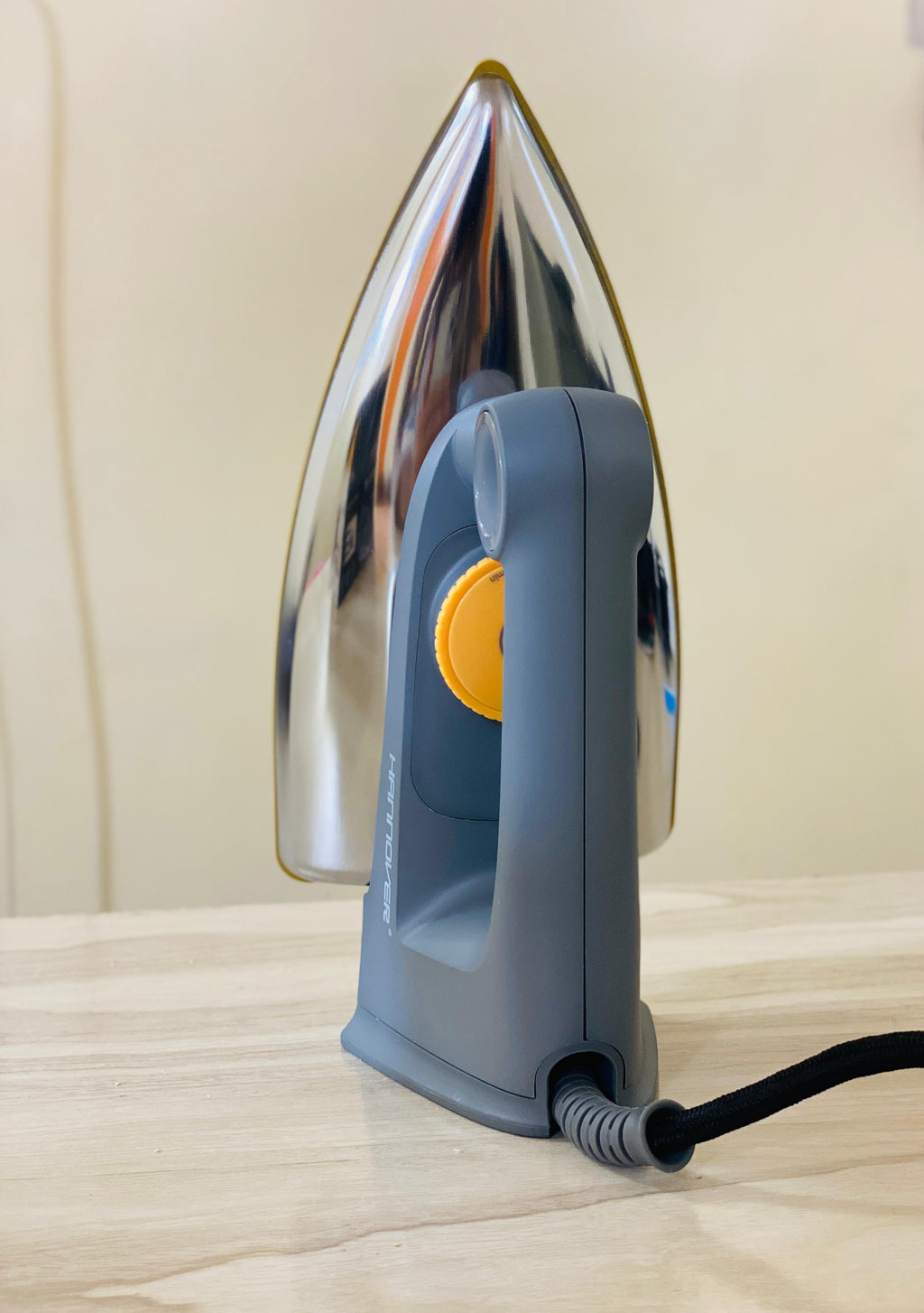 Hannover Germany Electric Dry Iron – 400W | Lightweight & Efficient SSG-1717