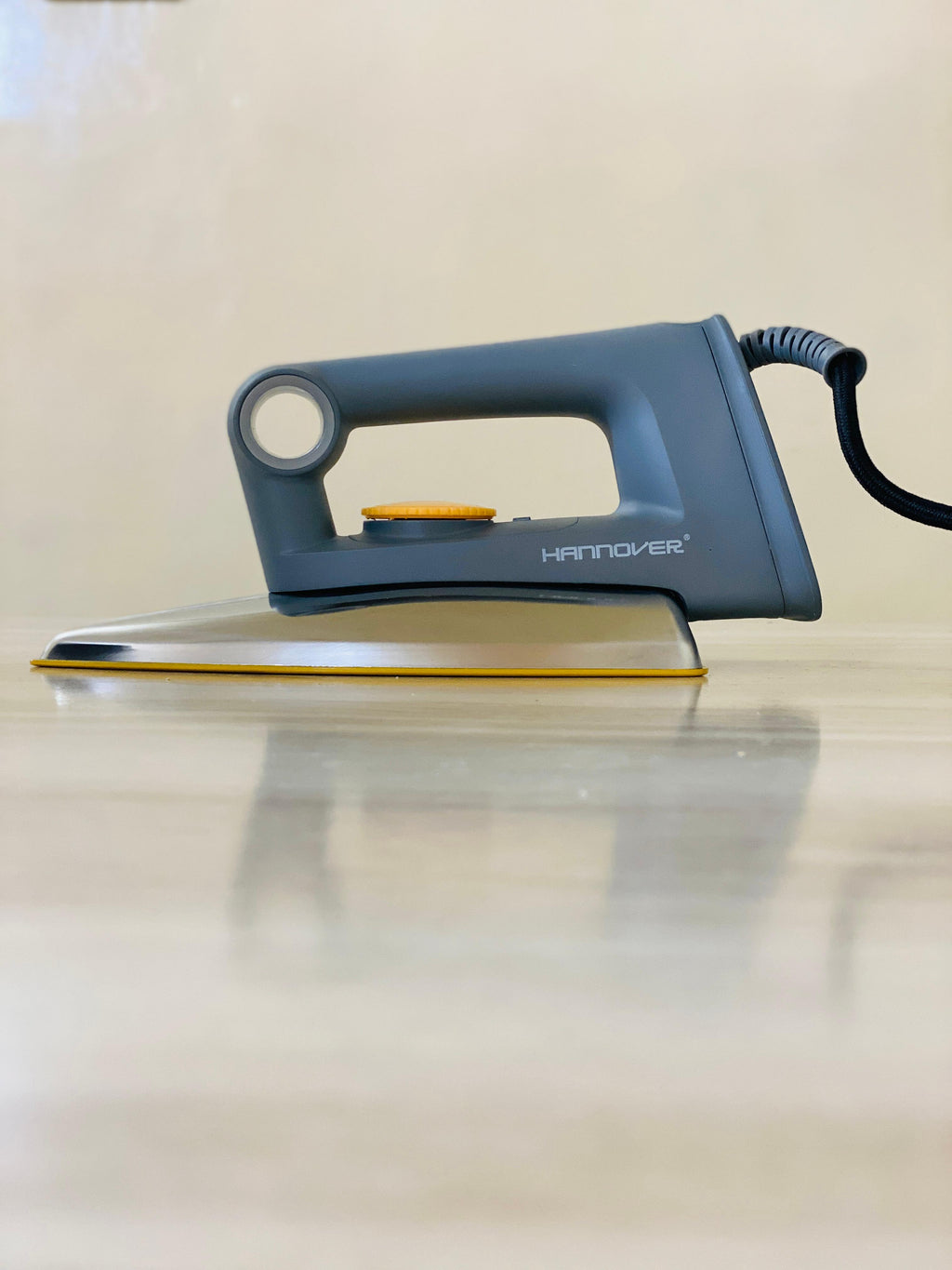 Hannover Germany Electric Dry Iron – 400W | Lightweight & Efficient SSG-1717