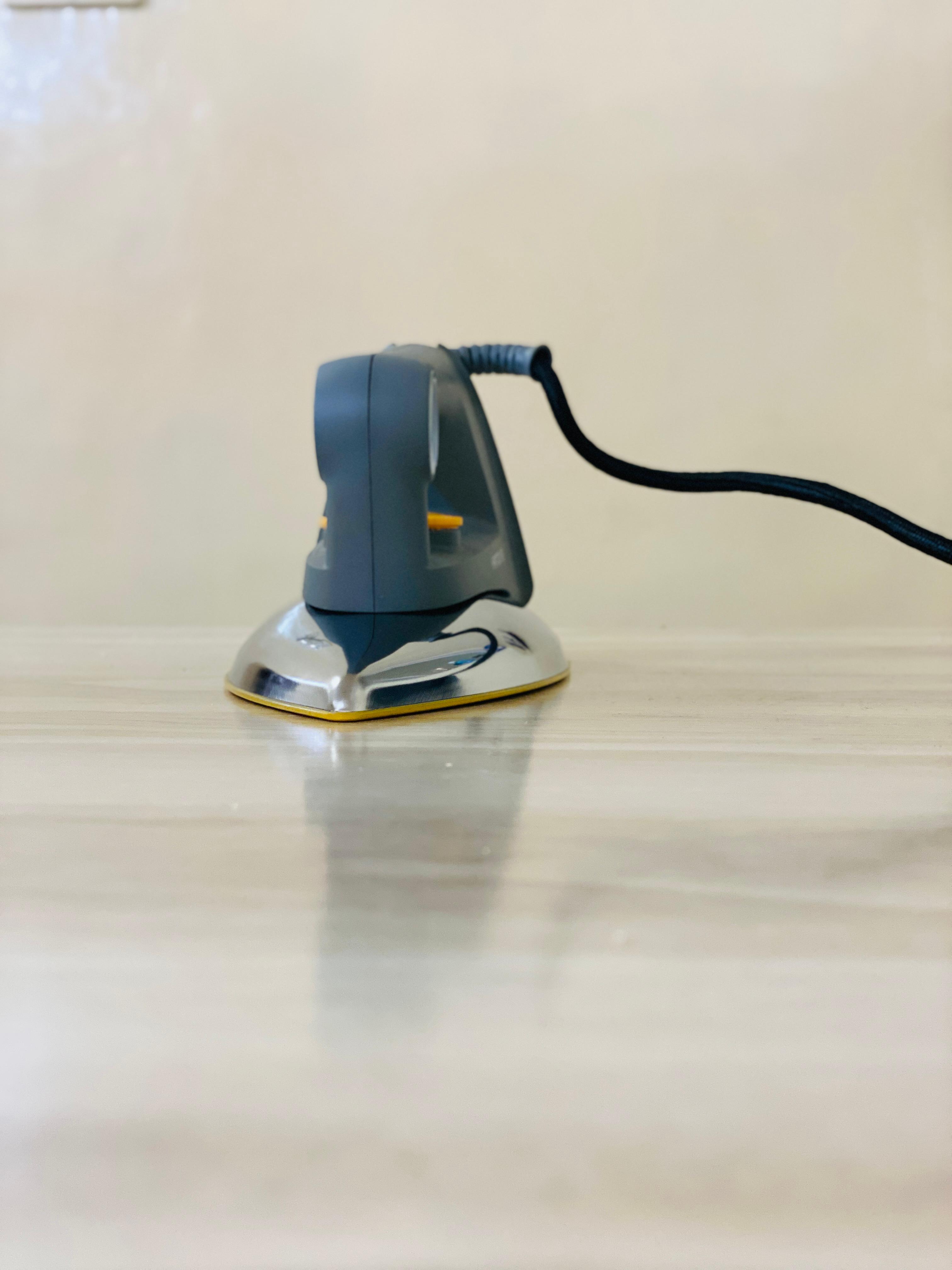 Hannover Germany Electric Dry Iron – 400W | Lightweight & Efficient SSG-1717