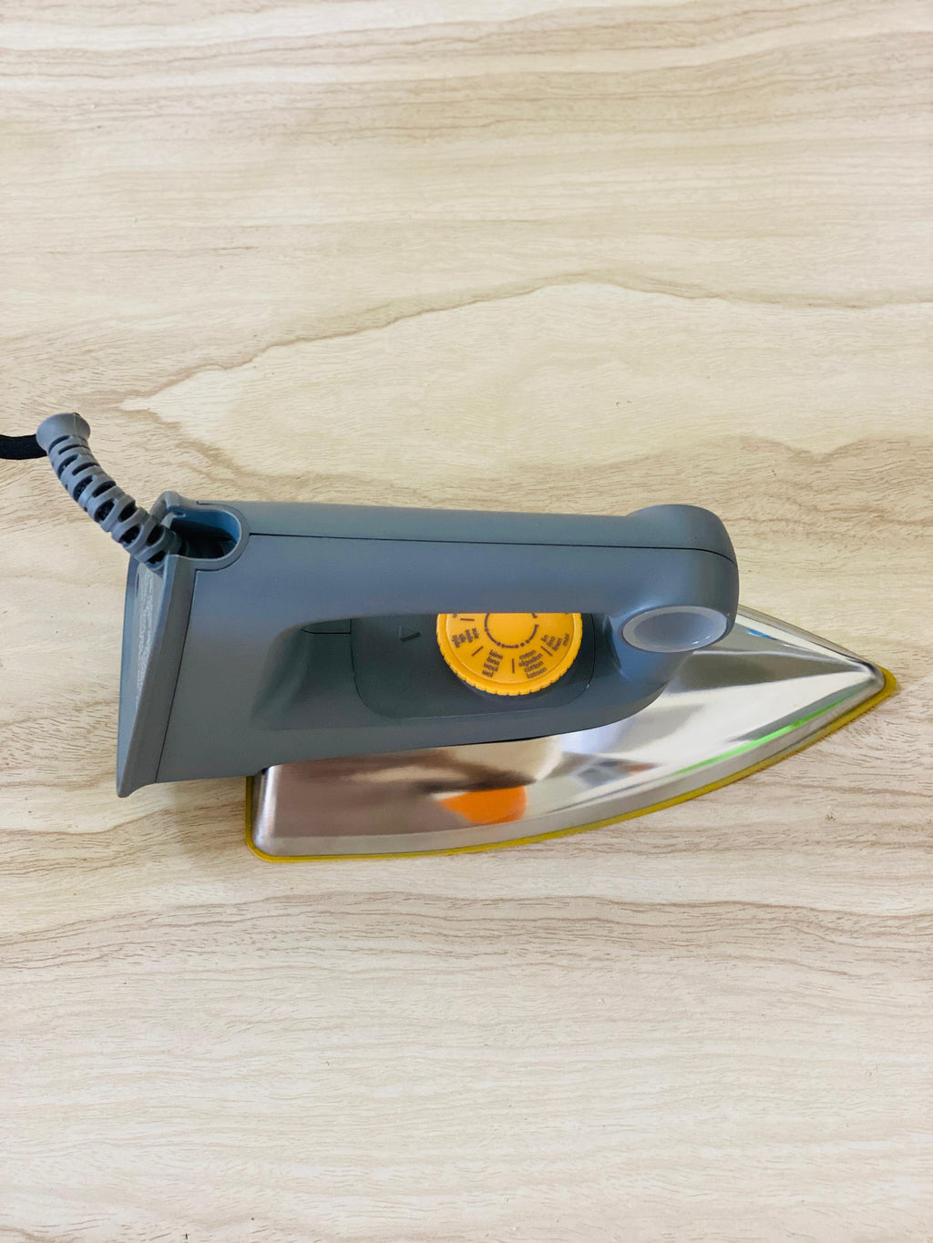 Hannover Germany Electric Dry Iron – 400W | Lightweight & Efficient SSG-1717